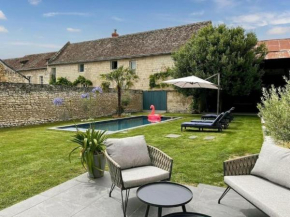 Maison de charme avec piscine 10 p proche Chinon